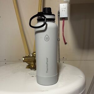 Thermos White Water Bottle